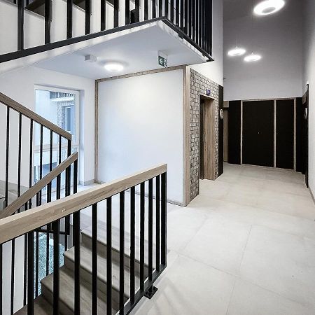 Apartament Sloneczny Kamienica Grochow With Free Parking Warszawa Eksteriør billede